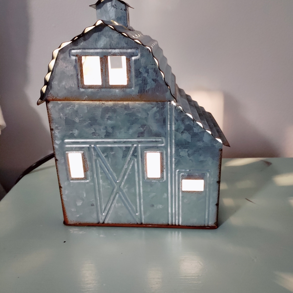 Scentsy Country Living Metal Barn Burner